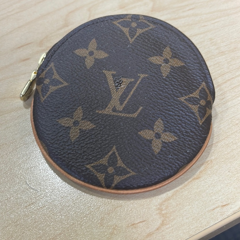 Louis Vuitton Change purse
